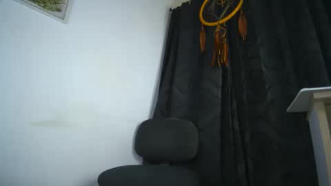 sem_alas online show from October 24, 10:50 pm