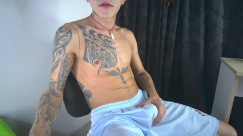 sem_alas online show from May 18, 4:07 am
