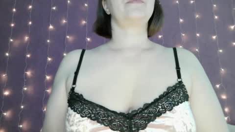 Snapshot of send_me chatting on April 10, 5:56 am send me online show from April 10, 5:56 am