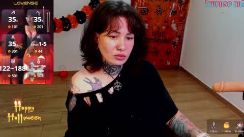 senorita_dakota online show from October 18, 7:25 pm