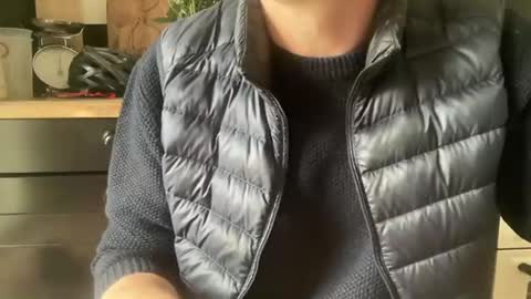 Snapshot of sens3439 chatting on February 13, 10:00 am sens3439 online show from February 13, 10:00 am