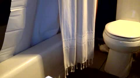 Snapshot of sensisubcei chatting on December 2, 7:36 am sensiswitch online show from December 2, 7:36 am