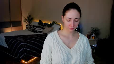 sensitiveheartt online show from December 14, 7:29 pm