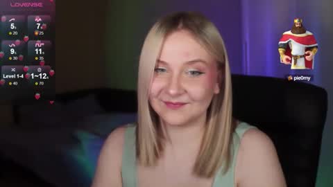 Snapshot of sensual_girrrl chatting on September 25, 8:12 pm Ilona online show from September 25, 8:12 pm