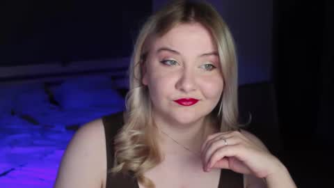 Ilona online show from May 18, 11:32 pm
