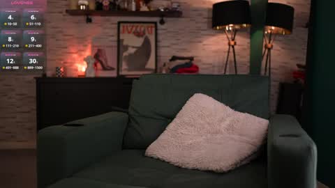 Snapshot of sensual_jassmine chatting on June 6, 4:01 pm Jasmine online show from June 6, 4:01 pm