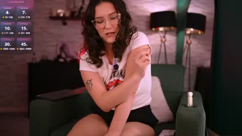 Snapshot of sensual_jassmine chatting on June 16, 5:04 pm Jasmine online show from June 16, 5:04 pm