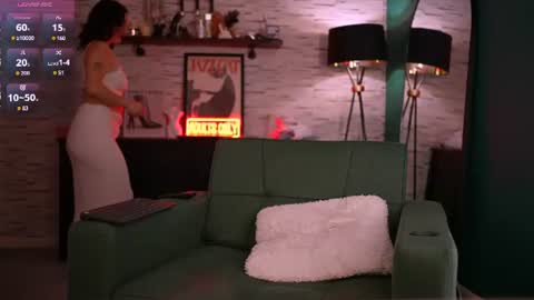 Snapshot of sensual_jassmine chatting on June 17, 4:08 pm Jasmine online show from June 17, 4:08 pm