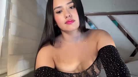 Snapshot of sensual_little_angel chatting on December 15, 6:37 pm Nataly online show from December 15, 6:37 pm