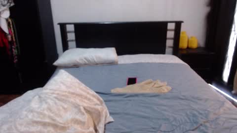 Snapshot of sensual_natalie chatting on October 17, 6:32 pm sensual_natalie online show from October 17, 6:32 pm