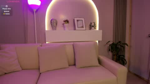 Snapshot of sensual_shanel chatting on April 2, 2:09 am sensual_shanel online show from April 2, 2:09 am