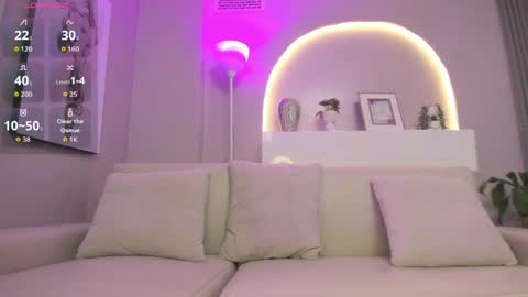 Snapshot of sensual_shanel chatting on April 9, 2:11 am sensual_shanel online show from April 9, 2:11 am