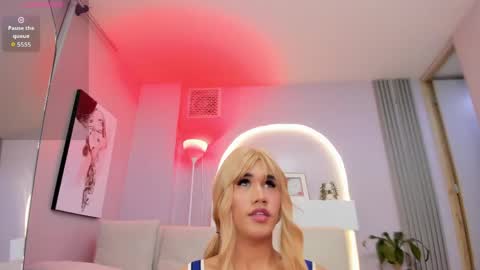 Snapshot of sensual_shanel chatting on April 29, 3:32 am sensual_shanel online show from April 29, 3:32 am