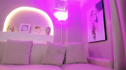 Snapshot of sensual_shanel chatting on May 7, 2:17 am sensual_shanel online show from May 7, 2:17 am