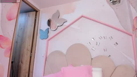 Snapshot of sensual_shanel chatting on May 17, 3:37 am sensual_shanel online show from May 17, 3:37 am