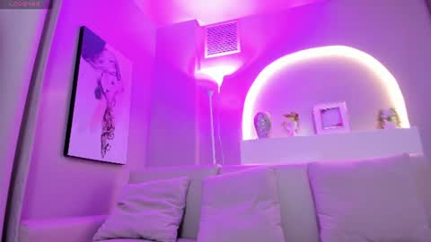 Snapshot of sensual_shanel chatting on June 11, 2:44 am sensual_shanel online show from June 11, 2:44 am
