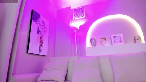 Snapshot of sensual_shanel chatting on June 11, 2:53 am sensual_shanel online show from June 11, 2:53 am