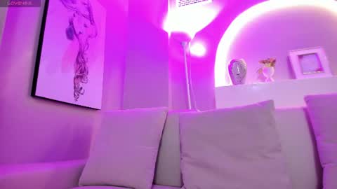 Snapshot of sensual_shanel chatting on June 17, 2:14 am sensual_shanel online show from June 17, 2:14 am