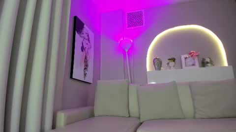 Snapshot of sensual_shanel chatting on July 26, 2:20 am sensual_shanel online show from July 26, 2:20 am