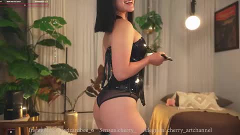 Maria- OF sensual bee online show from September 24, 12:25 am