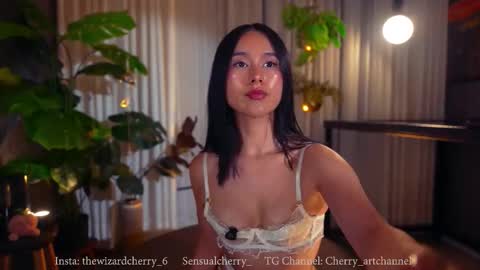 Maria- OF sensual bee online show from January 11, 11:32 pm