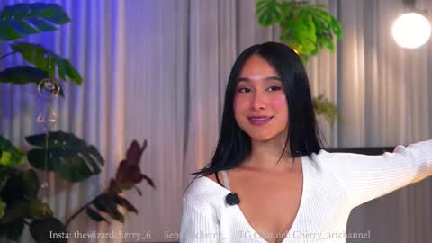 Maria- OF sensual bee online show from February 9, 12:14 am