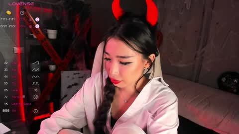 Kiki online show from October 31, 3:13 pm