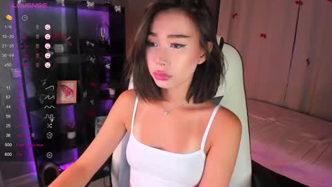 Snapshot of sensualily chatting on March 27, 3:23 pm Kiki online show from March 27, 3:23 pm