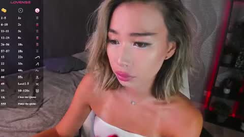 Kiki online show from June 12, 3:33 pm