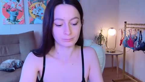 sensuallucy233 online show from November 18, 7:57 am