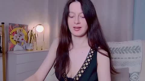 sensuallucy233 online show from June 9, 5:35 pm