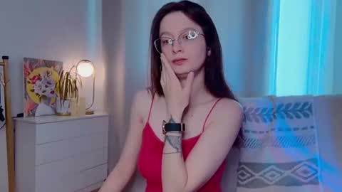 sensuallucy233 online show from June 16, 6:27 am