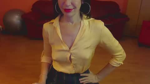 sensualmyra online show from December 8, 7:05 am