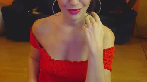 sensualmyra online show from February 14, 2:25 pm