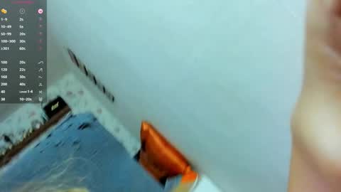 Sanya online show from November 8, 9:13 pm