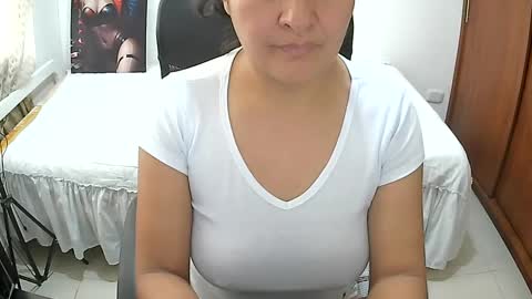 Snapshot of senthix1983 chatting on October 13, 1:33 pm senthix  heyy promo en OnlyFans aprovecha 85 descuento online show from October 13, 1:33 pm