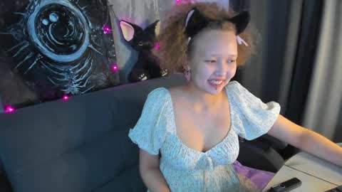 Snapshot of senya_sol chatting on March 31, 10:32 pm senya_sol online show from March 31, 10:32 pm