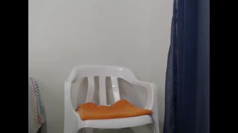 Snapshot of senyeiblack chatting on February 22, 9:15 pm Jose online show from February 22, 9:15 pm