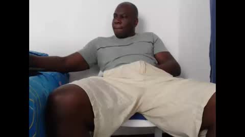 Snapshot of senyeiblack chatting on March 6, 5:11 pm Jose online show from March 6, 5:11 pm