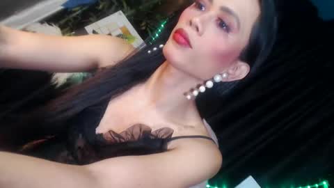 Snapshot of senyora_evangelista chatting on April 13, 4:51 am senyora_evangelista online show from April 13, 4:51 am