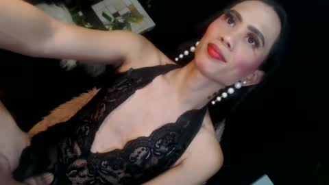Snapshot of senyora_evangelista chatting on April 14, 6:30 am senyora_evangelista online show from April 14, 6:30 am