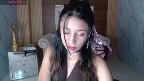 serabella_s online show from December 4, 12:58 pm