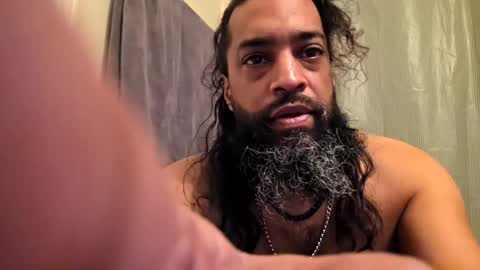 Snapshot of serani02 chatting on February 6, 6:18 am Serani online show from February 6, 6:18 am