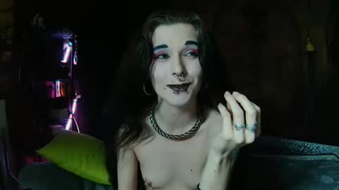 Snapshot of seraphinmunster chatting on April 3, 11:14 pm Seraphin Munster online show from April 3, 11:14 pm