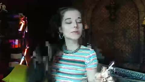 Snapshot of seraphinmunster chatting on April 4, 9:34 pm Seraphin Munster online show from April 4, 9:34 pm
