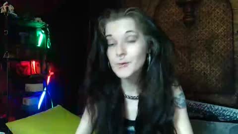 Snapshot of seraphinmunster chatting on April 15, 4:47 pm Seraphin Munster online show from April 15, 4:47 pm
