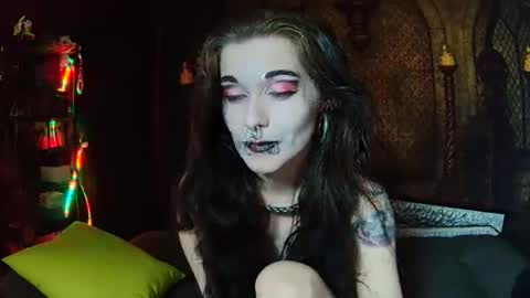 Snapshot of seraphinmunster chatting on April 16, 9:50 pm Seraphin Munster online show from April 16, 9:50 pm