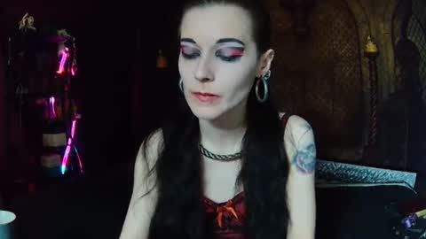 Snapshot of seraphinmunster chatting on April 18, 8:09 pm Seraphin Munster online show from April 18, 8:09 pm
