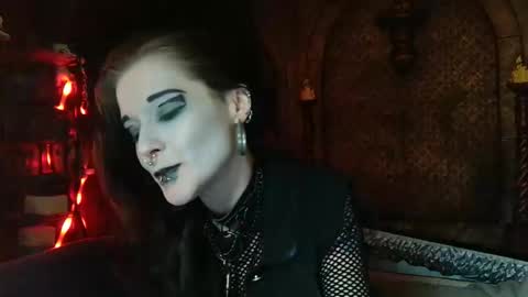 Snapshot of seraphinmunster chatting on April 22, 6:20 pm Seraphin Munster online show from April 22, 6:20 pm