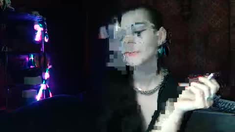 Snapshot of seraphinmunster chatting on April 25, 10:51 pm Seraphin Munster online show from April 25, 10:51 pm